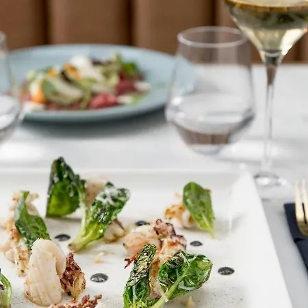 The Box - Adults Only 酒店