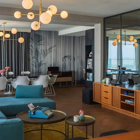 Hotel The Box - Adults Only