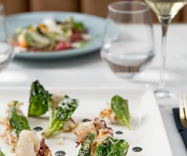 The Box - Adults Only מלון